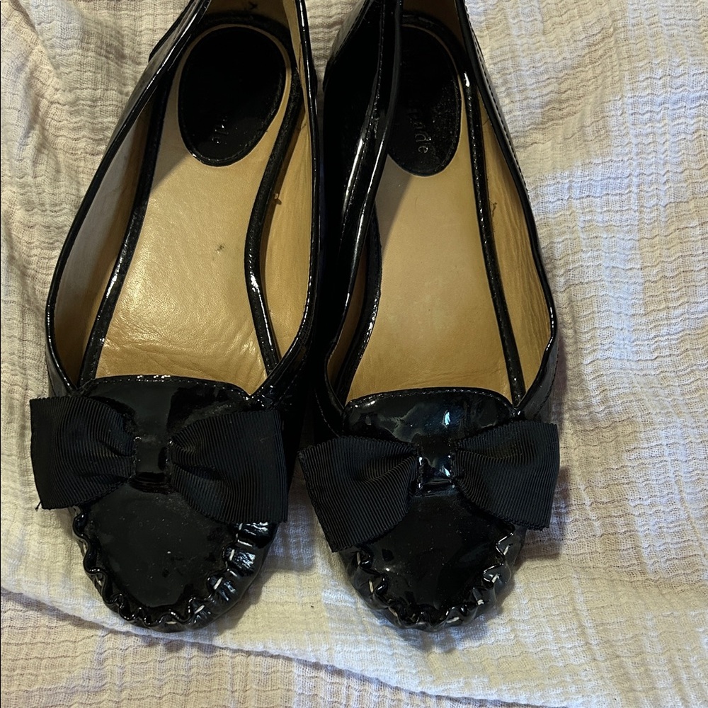 Kate Spade Black Patent Bow-Trim Loafers Size 6. Preppy. Academia. Classy.